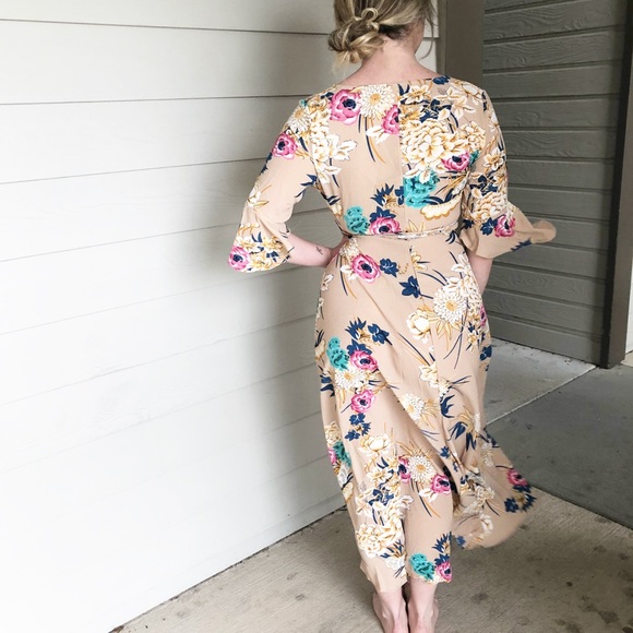 NEW ARRIVAL - Floral High Low Wrap Dress - Picture 3 of 4